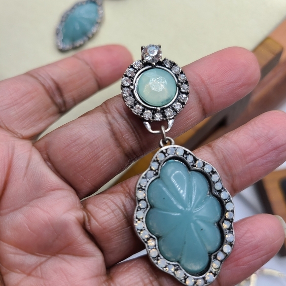 Vintage Dangle/Drop Earrings / Tiffany Blue / Pierced - Picture 3 of 5